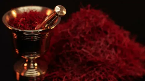 تصویر 2 از زعفران صادراتی ایران با رنگ و عطر طبیعی و طول رشته عالی